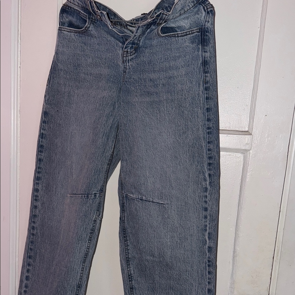 Fashion Nova Women's Straight Leg Jeans in Blue